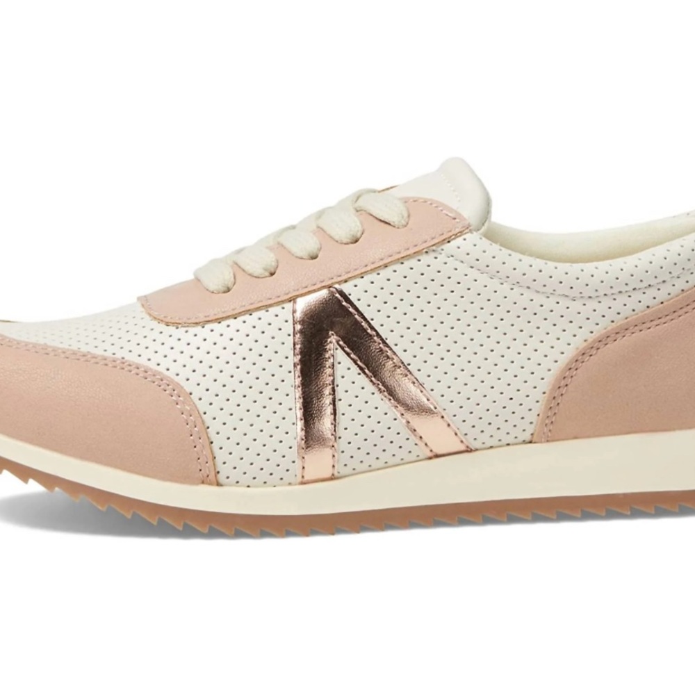 Mia Kids Perforated Lace-Up Sneakers in Cream & Blush - like new size 2